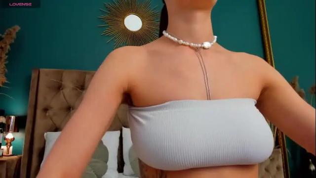 Image 2 of aprilwon Stream on Chaturbate on 1 month ago