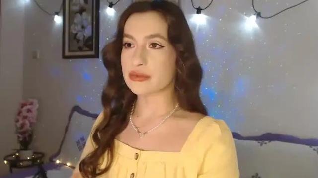 Image 10 of apsaraavadinah Stream on Chaturbate on 13 months ago