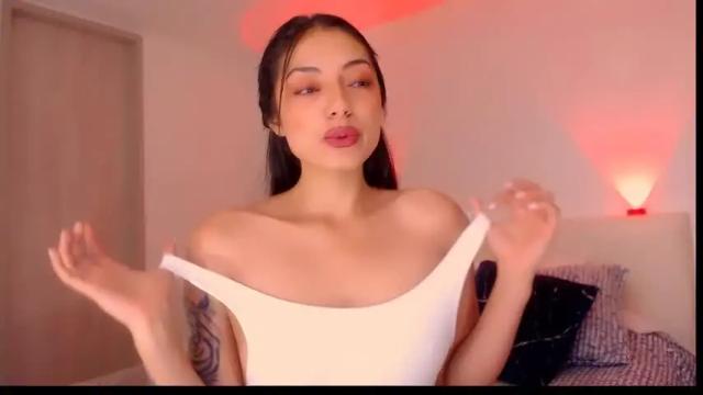 Image 12 of aquarelaa Stream on Chaturbate on 17 months ago