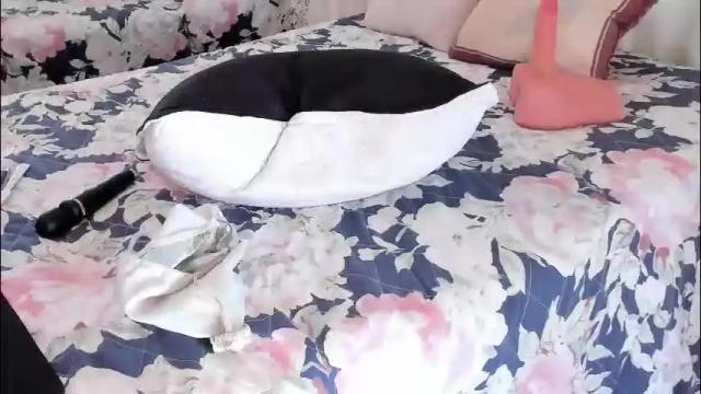 Image 12 of arabiel Stream on Chaturbate on 16 days ago