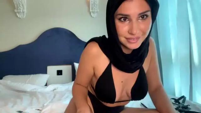 Image 8 of arabprincess_malena Stream on Chaturbate on 14 months ago