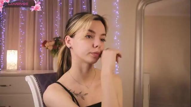 Image 8 of ardithbulson Stream on Chaturbate on 24 days ago