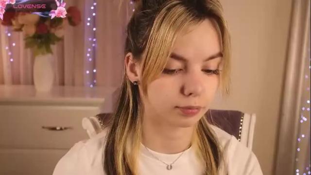 Image 2 of ardithbulson Stream on Chaturbate on 18 days ago