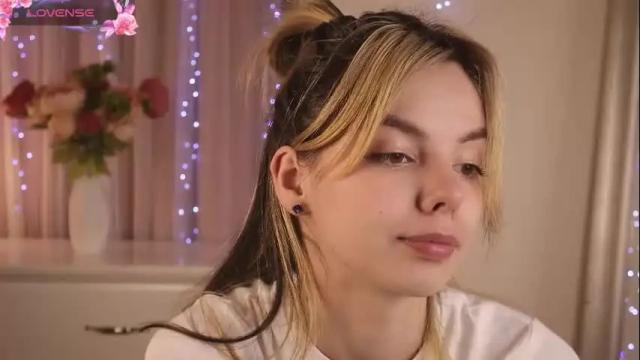 Image 7 of ardithbulson Stream on Chaturbate on 18 days ago