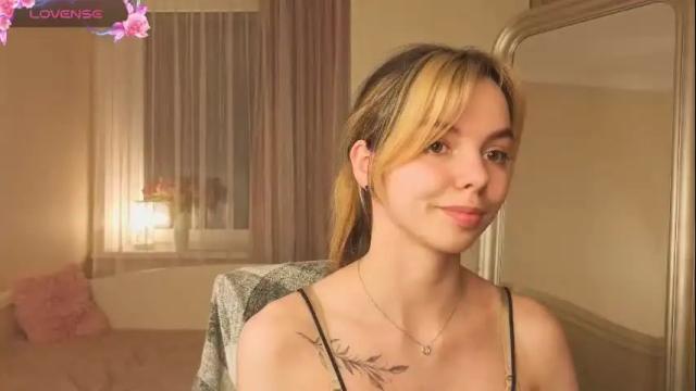 Image 2 of ardithbulson Stream on Chaturbate on 9 days ago