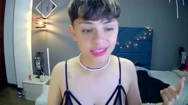 Image 3 of arescollings Stream on Chaturbate on 25 months ago