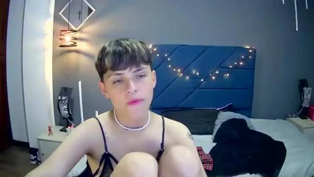 Image 6 of arescollings Stream on Chaturbate on 25 months ago