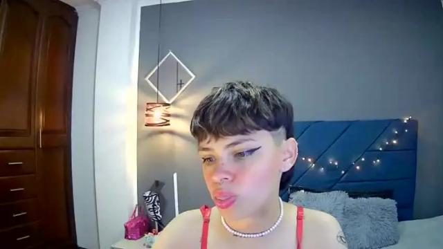 Image 2 of arescollings Stream on Chaturbate on 25 months ago