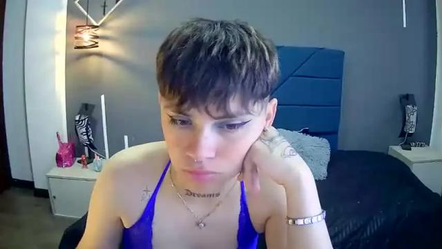 Image 7 of arescollings Stream on Chaturbate on 24 months ago