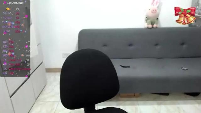 Image 6 of ari_ferrarii Stream on Chaturbate on 17 months ago