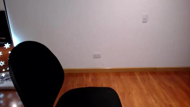Image 11 of ari_ferrarii Stream on Chaturbate on 16 months ago
