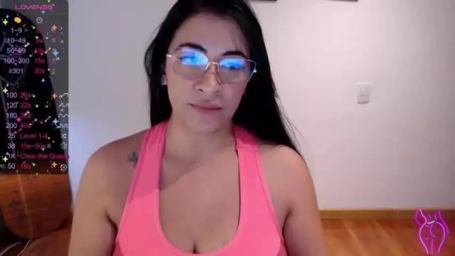 Image 3 of ari_ferrarii Stream on Chaturbate on 16 months ago