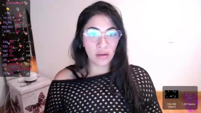 Image 3 of ari_ferrarii Stream on Chaturbate on 16 months ago