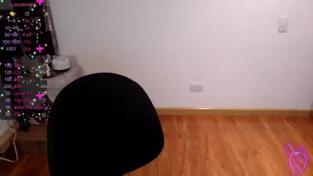 Image 2 of ari_ferrarii Stream on Chaturbate on 14 months ago