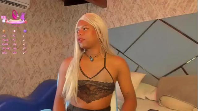 Image 4 of ari_monet Stream on Chaturbate on 22 days ago