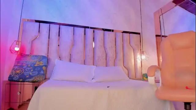 Image 4 of ari_monet Stream on Chaturbate on 1 month ago