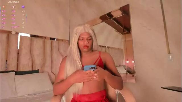 Image 3 of ari_monet Stream on Chaturbate on 1 month ago