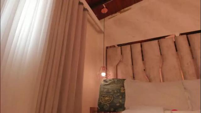 Image 12 of ari_monet Stream on Chaturbate on 22 days ago