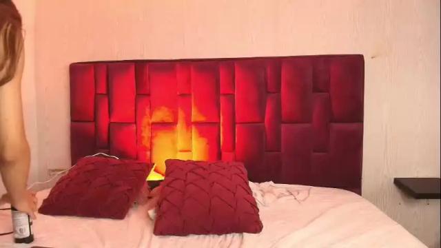 Image 7 of ari_sunshine Stream on Chaturbate on 3 months ago