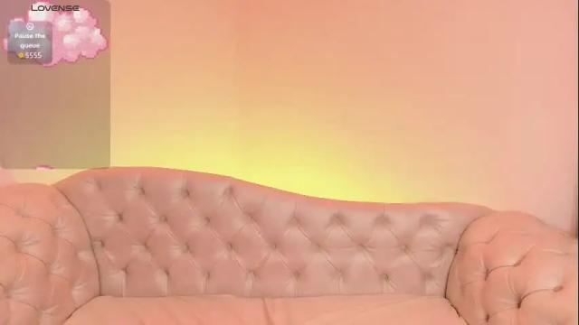 Image 6 of ari_sunshine Stream on Chaturbate on 2 months ago