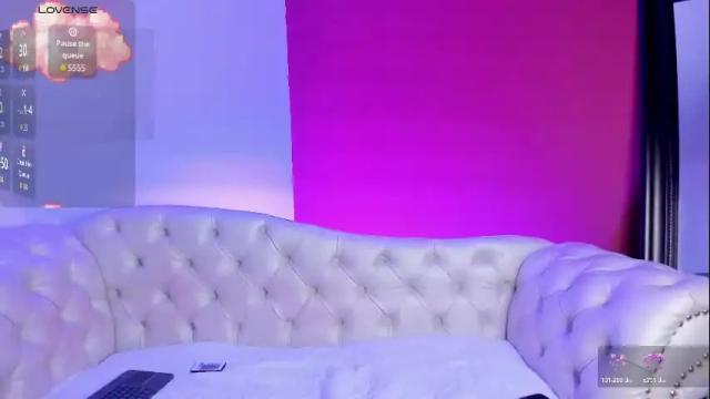 Image 11 of ari_sunshine Stream on Chaturbate on 2 months ago