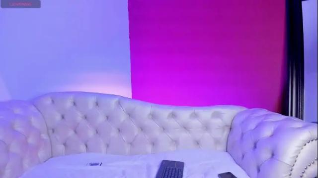 Image 7 of ari_sunshine Stream on Chaturbate on 2 months ago
