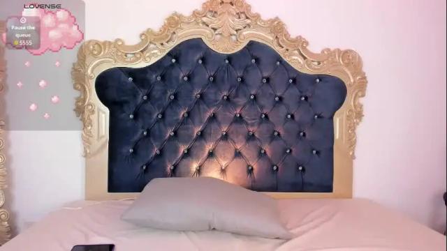 Image 6 of ari_sunshine Stream on Chaturbate on 1 month ago