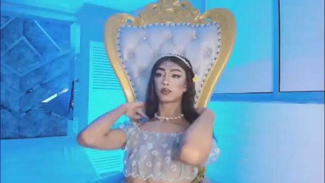 Image 4 of ari_sunshine Stream on Chaturbate on 2 months ago