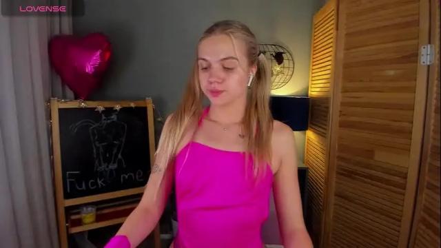 Image 11 of aria69stars Stream on Chaturbate on 4 months ago