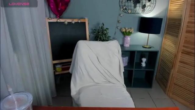 Image 2 of aria69stars Stream on Chaturbate on 1 month ago