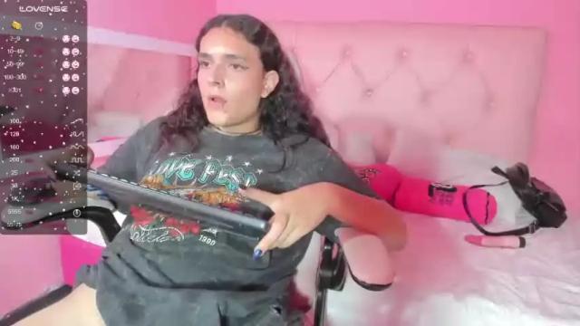 Image 8 of aria_delrey11 Stream on Chaturbate on 15 months ago