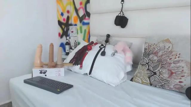 Image 10 of aria_martiin Stream on Chaturbate on 27 days ago