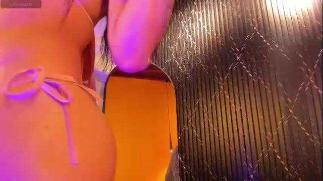 Image 3 of aria_millers_ Stream on Chaturbate on 1 month ago