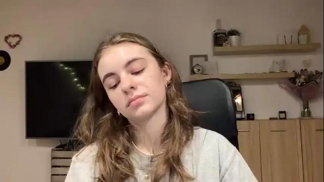 Image 11 of ariacreazy Stream on Chaturbate on 15 months ago