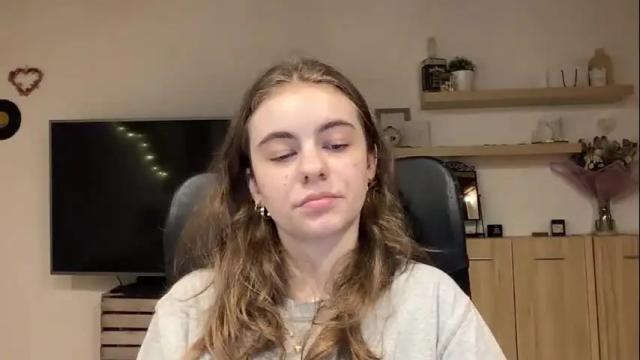 Image 12 of ariacreazy Stream on Chaturbate on 15 months ago