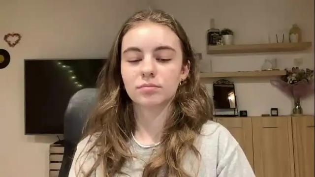 Image 2 of ariacreazy Stream on Chaturbate on 15 months ago