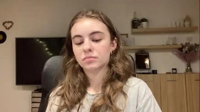 Image 3 of ariacreazy Stream on Chaturbate on 15 months ago