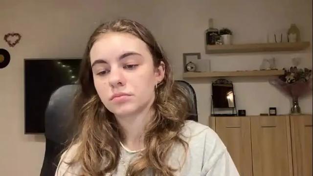 Image 4 of ariacreazy Stream on Chaturbate on 15 months ago