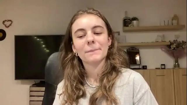 Image 6 of ariacreazy Stream on Chaturbate on 15 months ago