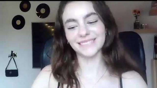 Image 11 of ariacreazy Stream on Chaturbate on 14 months ago