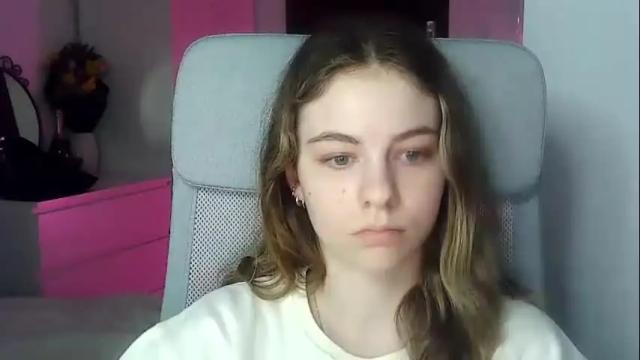 Image 2 of ariacreazy Stream on Chaturbate on 2 months ago