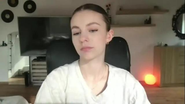 Image 4 of ariacreazy Stream on Chaturbate on 1 month ago