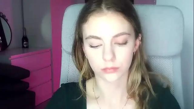 Image 2 of ariacreazy Stream on Chaturbate on 1 month ago
