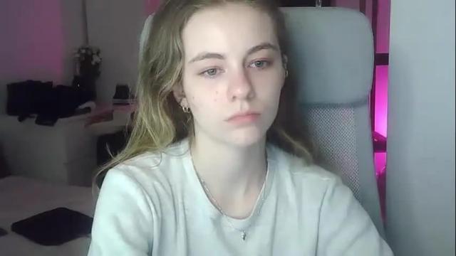 Image 2 of ariacreazy Stream on Chaturbate on 25 days ago