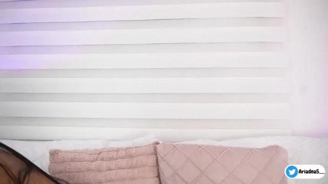 Image 2 of ariadna5 Stream on Chaturbate on 3 months ago