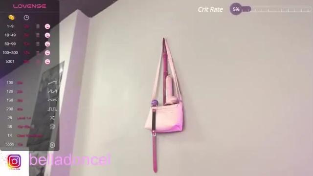 Image 3 of ariadna_hill Stream on Chaturbate on 21 months ago