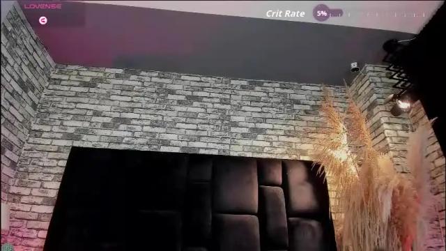 Image 8 of ariadna_milano Stream on Chaturbate on 28 days ago