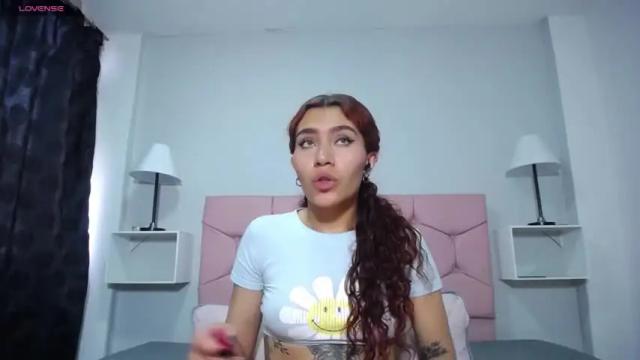 Image 2 of ariadna_tr Stream on Chaturbate on 14 months ago