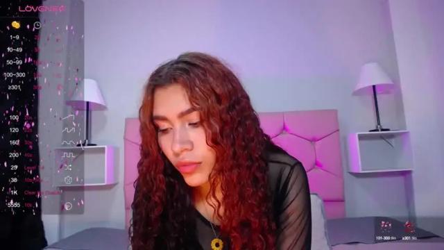 Image 6 of ariadna_tr Stream on Chaturbate on 13 months ago