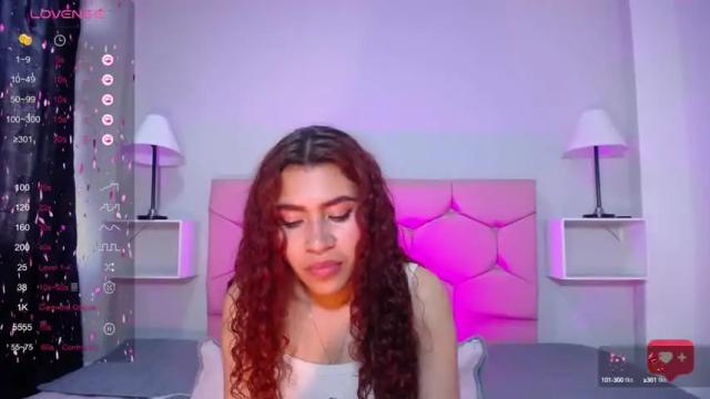 Image 2 of ariadna_tr Stream on Chaturbate on 13 months ago
